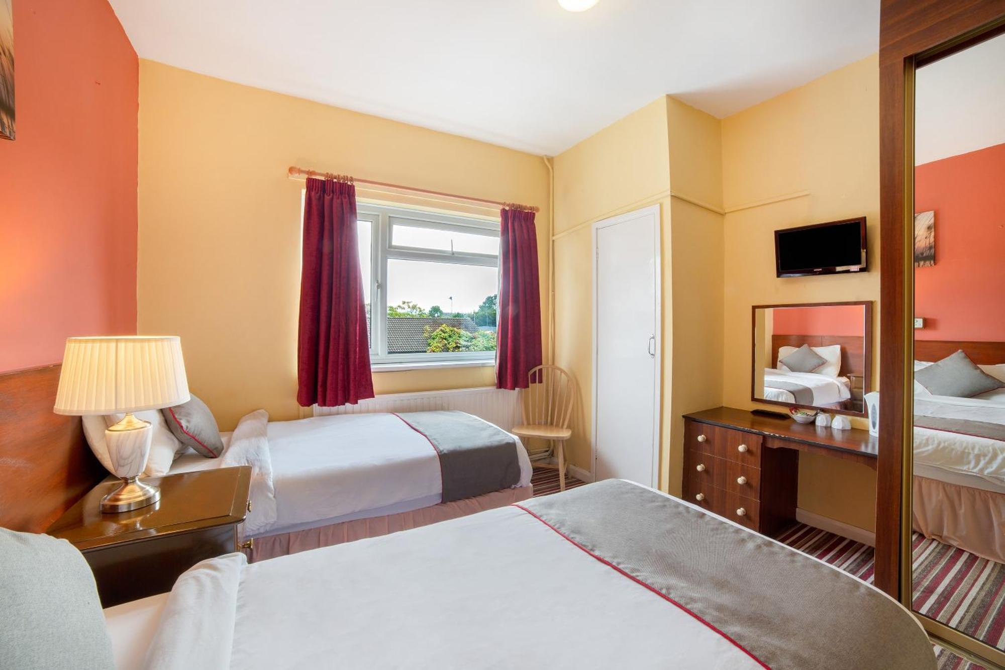Oyo The Royal 3* Dunston (Tyne and Wear)